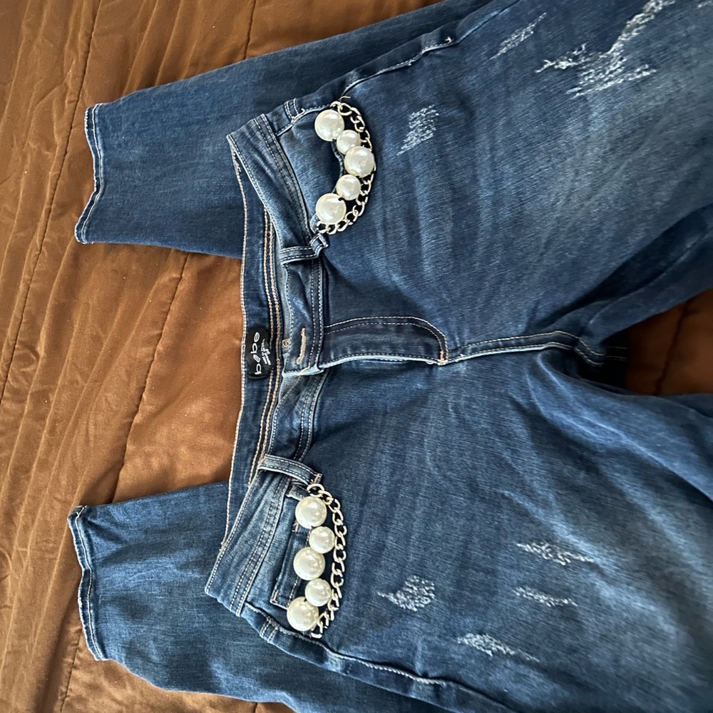 Be e jeans with pearls around the front pockets